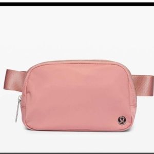 NEVER USED!! LIGHT PINK LULU BELT BAG